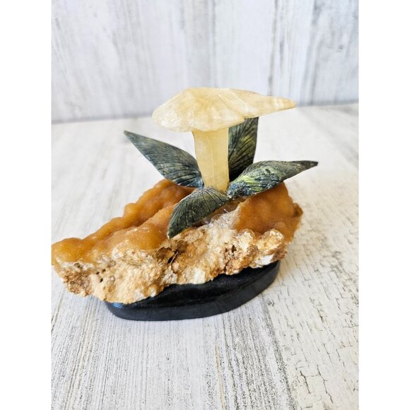 Calcite crystal mushroom plant rock unique agate - Picture 2 of 12